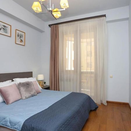 Apartment Near Republic Square เยเรวาน ภายนอก รูปภาพ