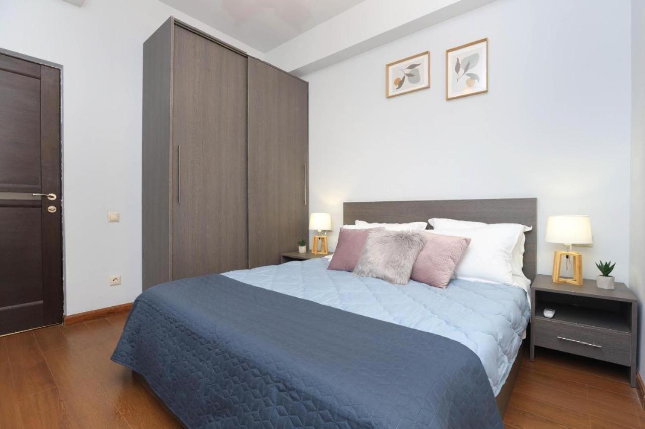 Apartment Near Republic Square เยเรวาน ภายนอก รูปภาพ